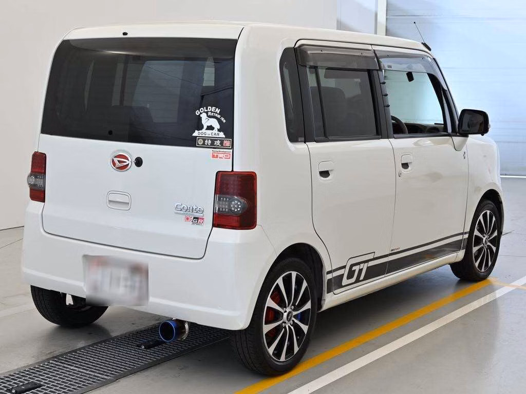 DAIHATSU MOVE CONTE