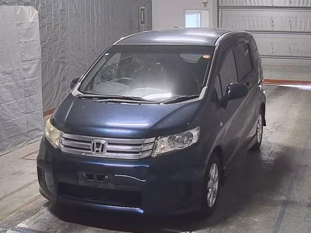 HONDA FREED SPIKE