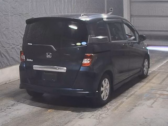 HONDA FREED SPIKE