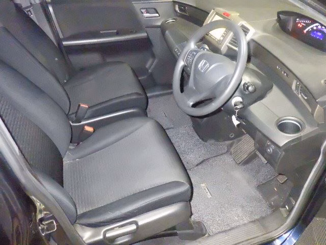HONDA FREED SPIKE