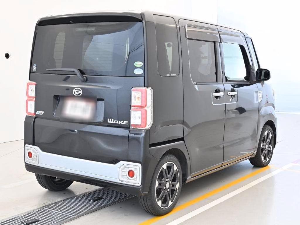 DAIHATSU WAKE