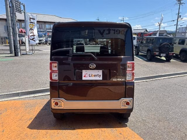 DAIHATSU WAKE