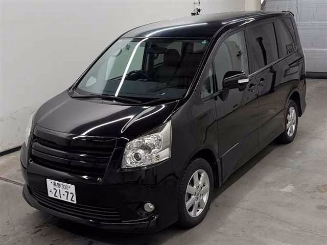 TOYOTA NOAH