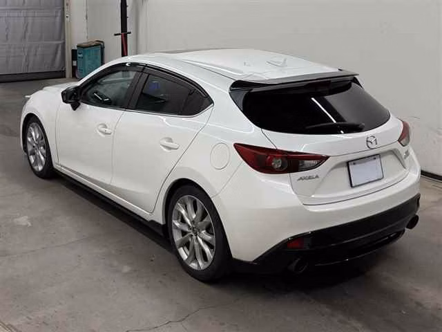MAZDA AXELA