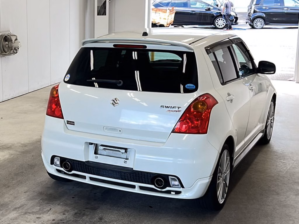 SUZUKI SWIFT