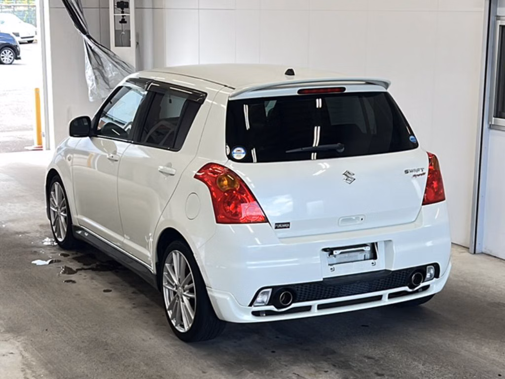 SUZUKI SWIFT