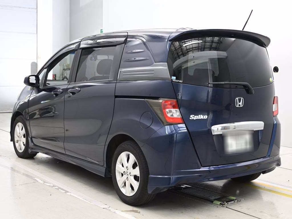 HONDA FREED SPIKE