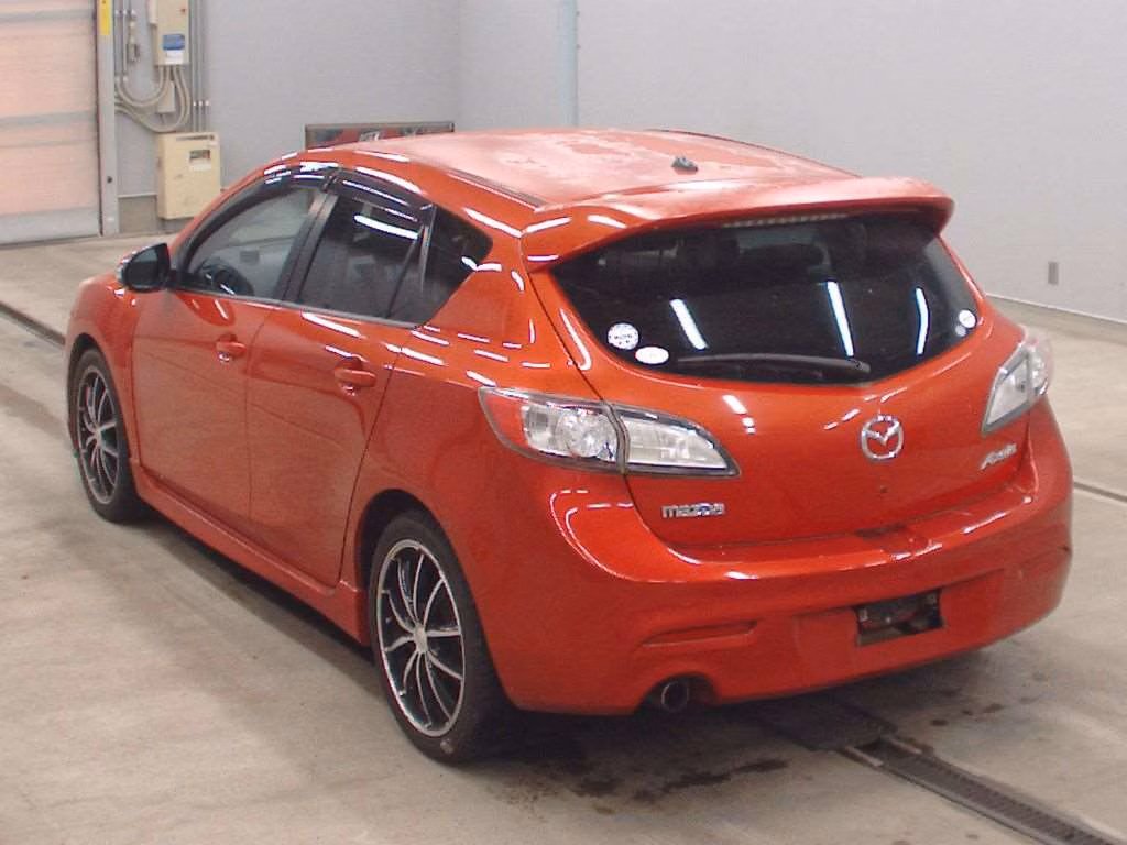 MAZDA AXELA