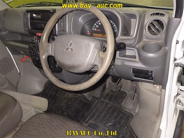 MITSUBISHI MINICAB
