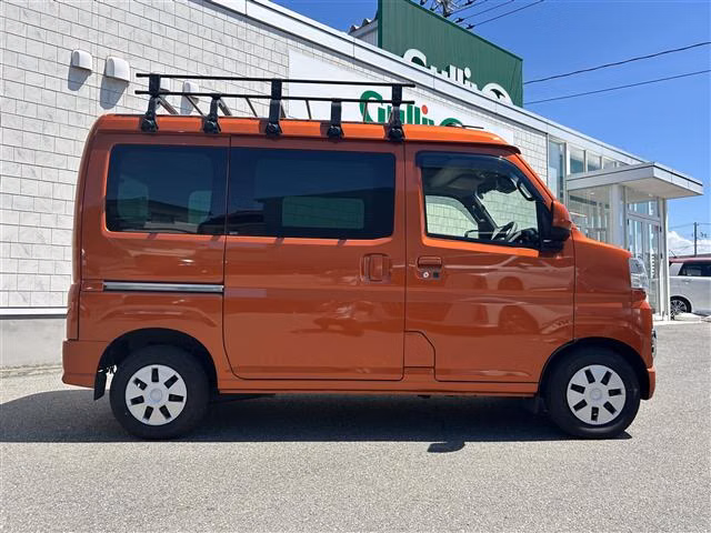 TOYOTA PIXIS VAN