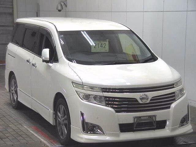 NISSAN ELGRAND