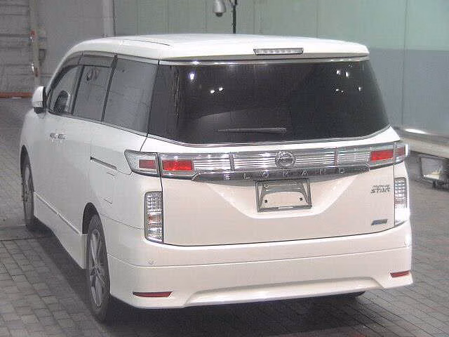 NISSAN ELGRAND