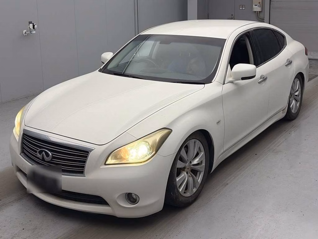 NISSAN FUGA