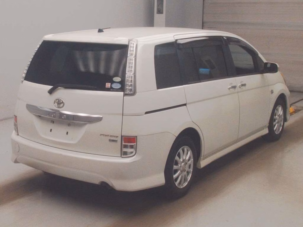 TOYOTA ISIS