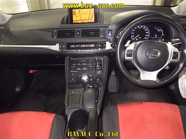LEXUS CT200H