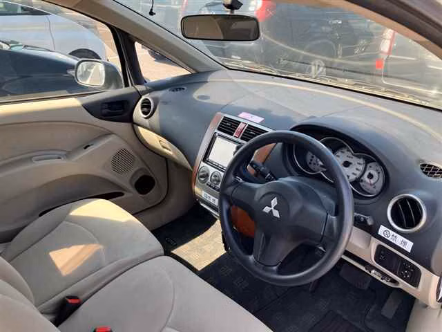 MITSUBISHI COLT
