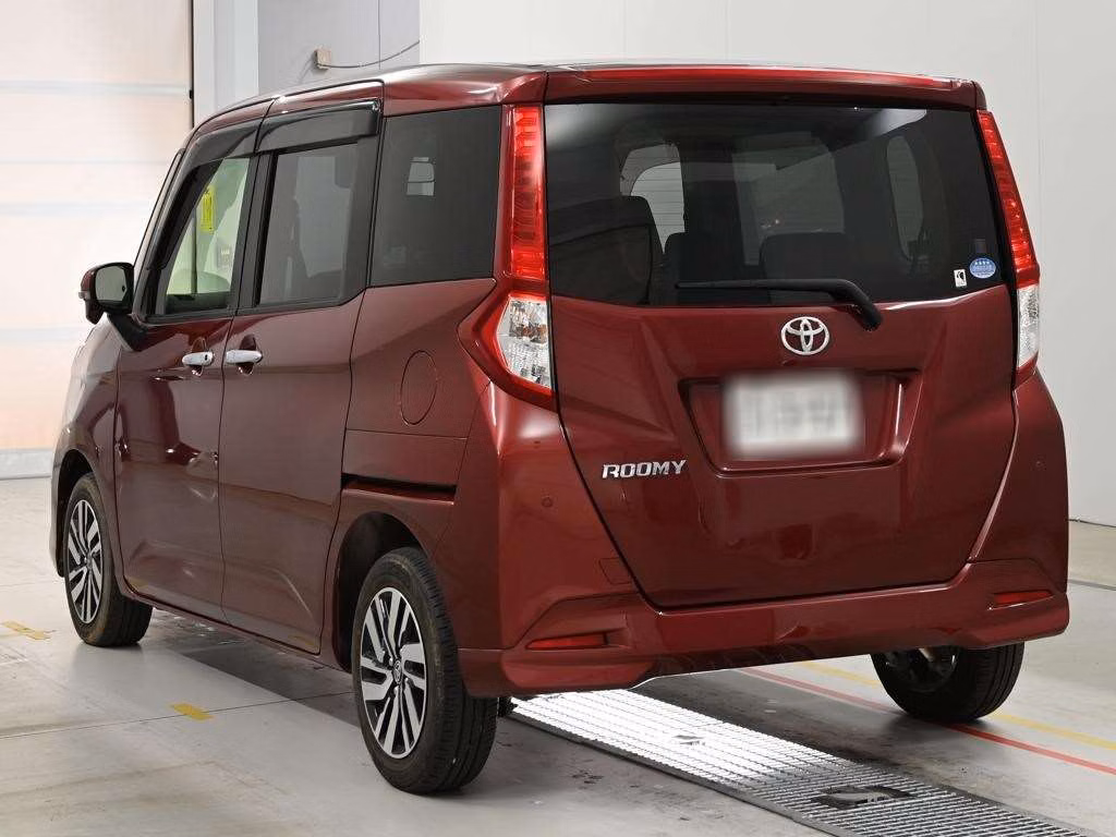 TOYOTA ROOMY