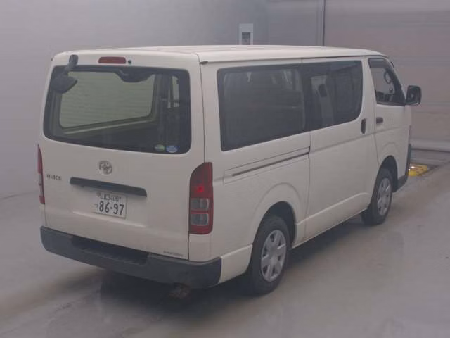 TOYOTA REGIUS ACE