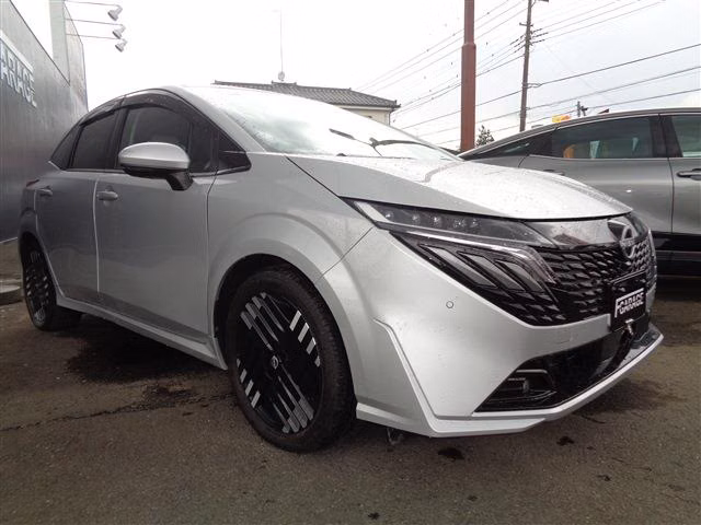 Nissan Aura