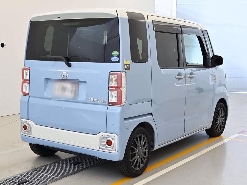 DAIHATSU WAKE