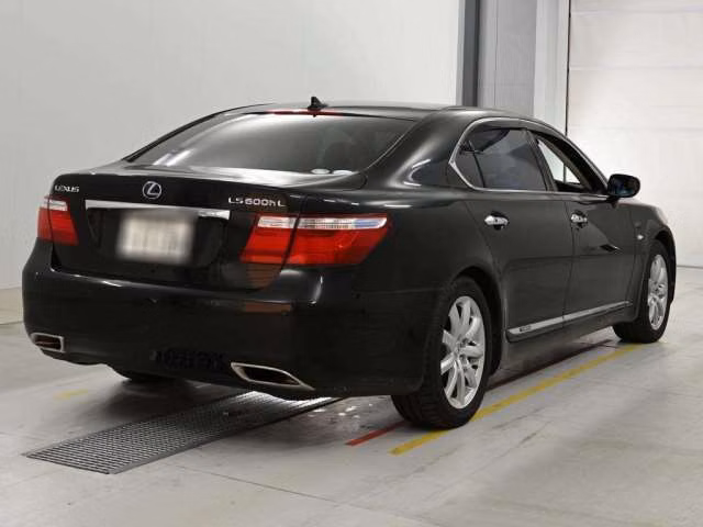 LEXUS LS600H