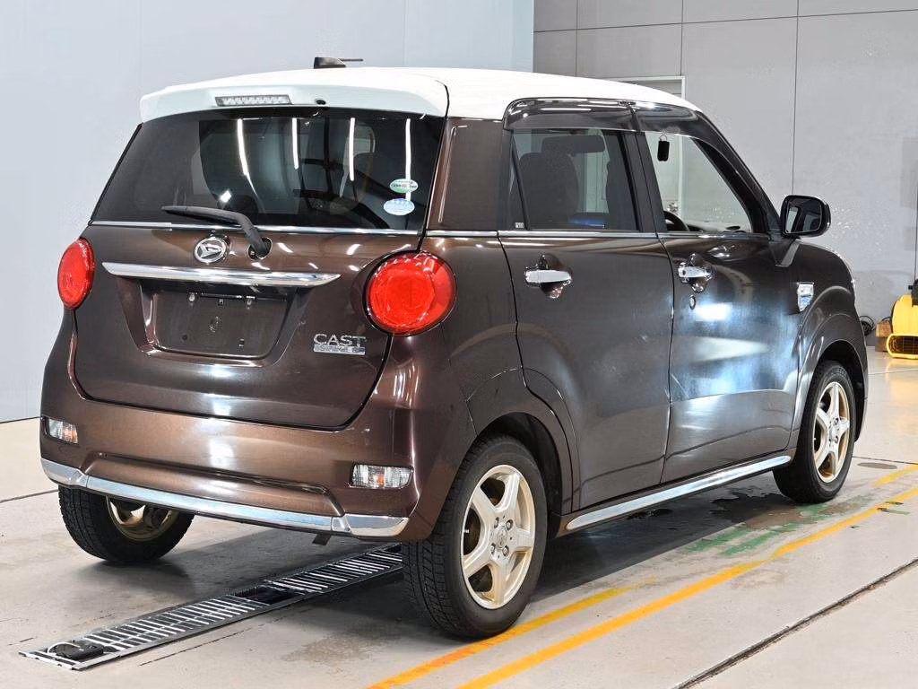 DAIHATSU CAST