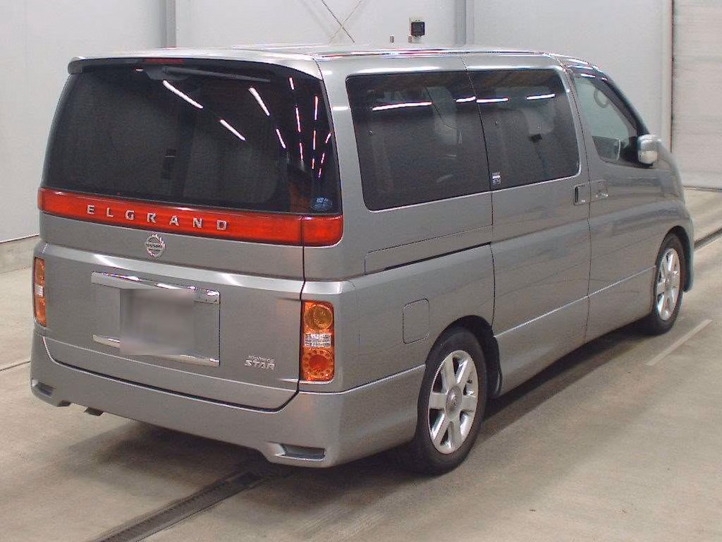 NISSAN ELGRAND