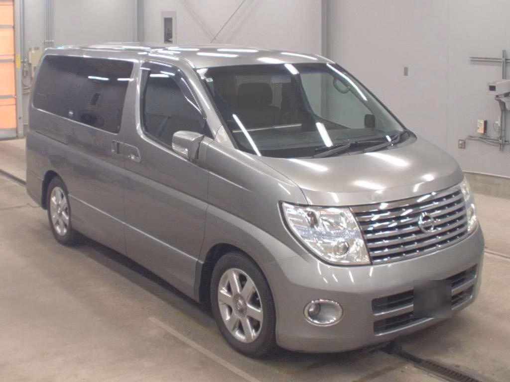 NISSAN ELGRAND