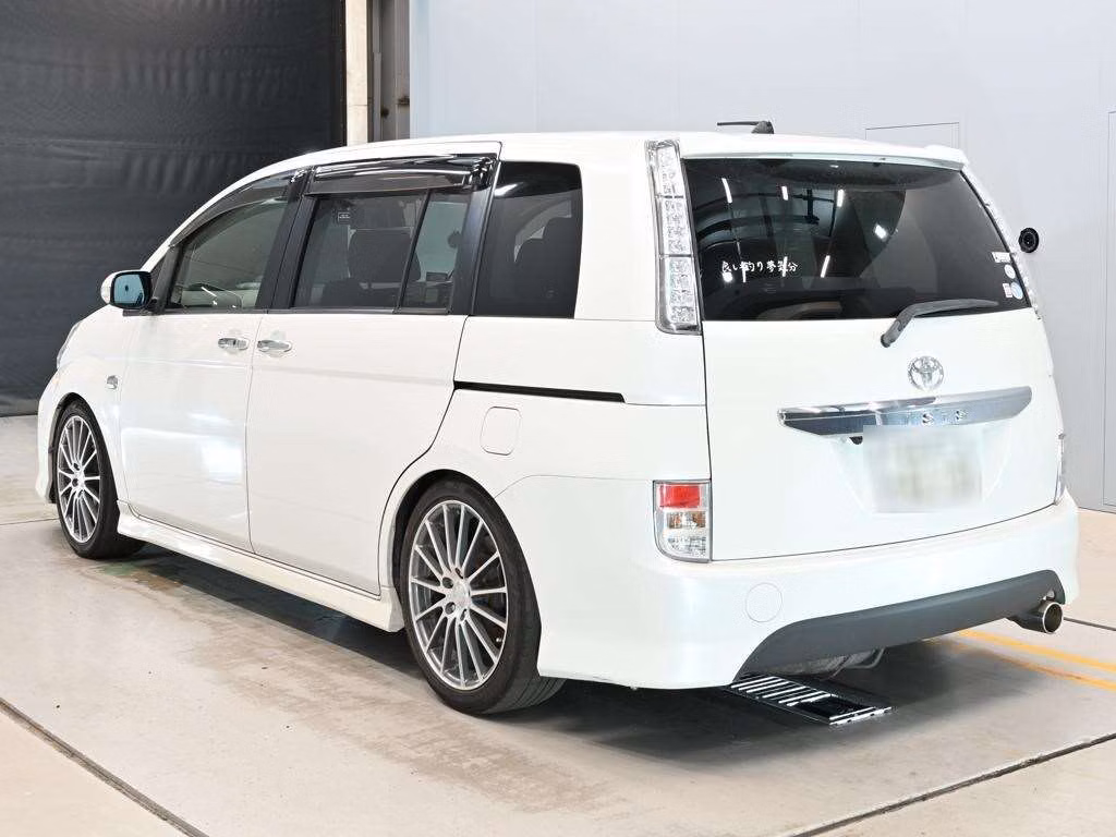 TOYOTA ISIS