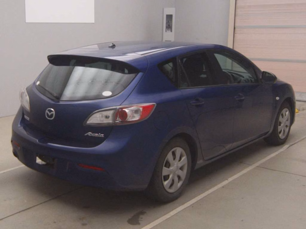 MAZDA AXELA