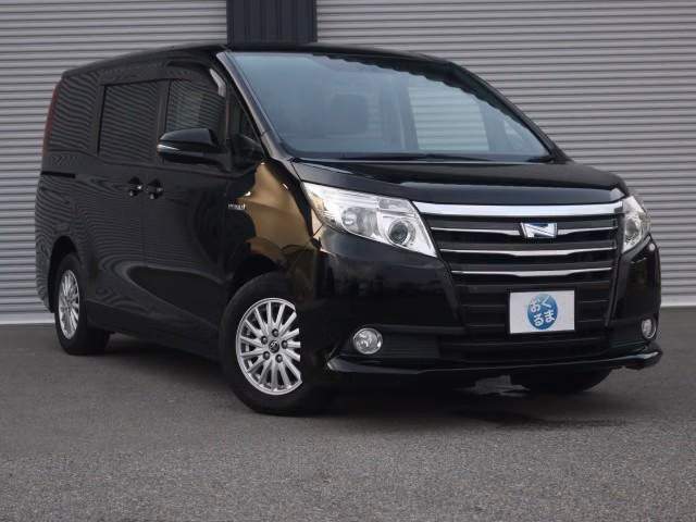 TOYOTA NOAH