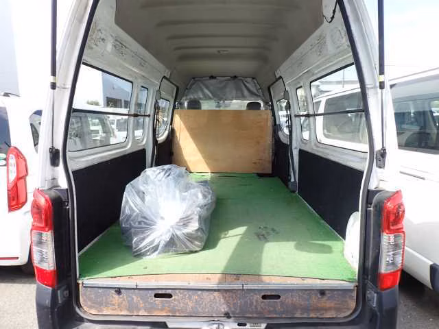 NISSAN NV350 CARAVAN