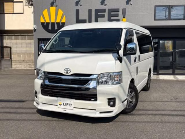 TOYOTA HIACE