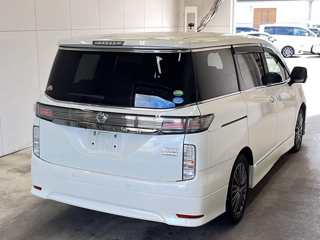 NISSAN ELGRAND