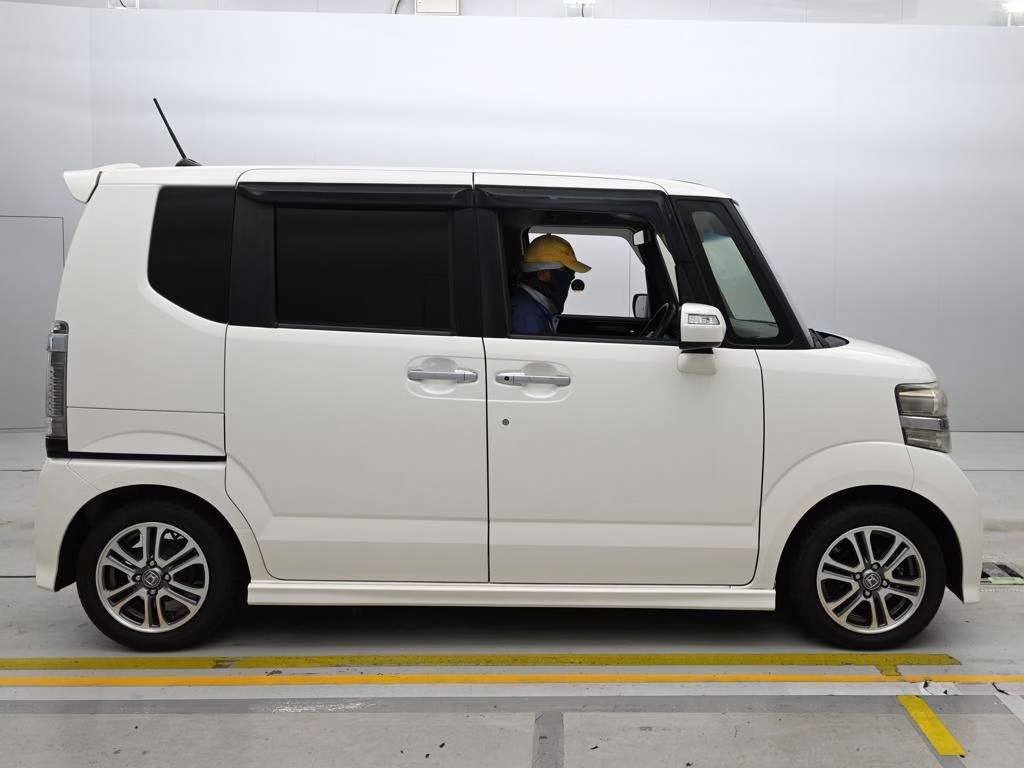 HONDA N-BOX