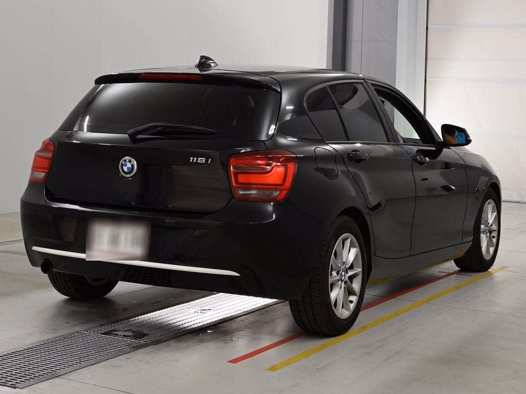 BMW 1-SERIES