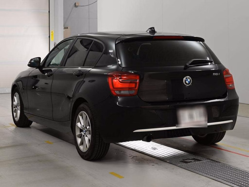 BMW 1-SERIES