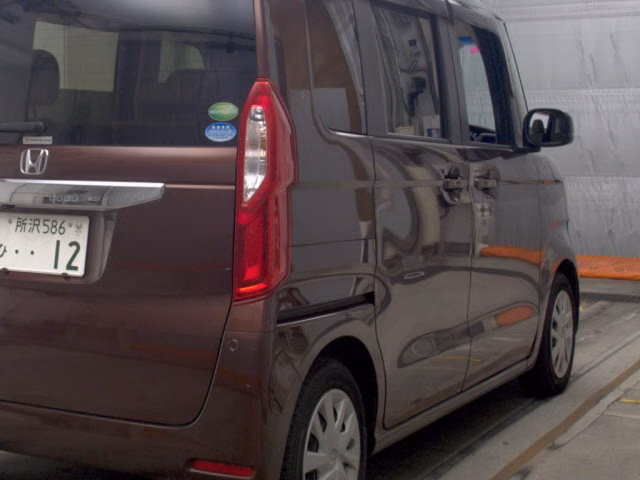 HONDA N-BOX