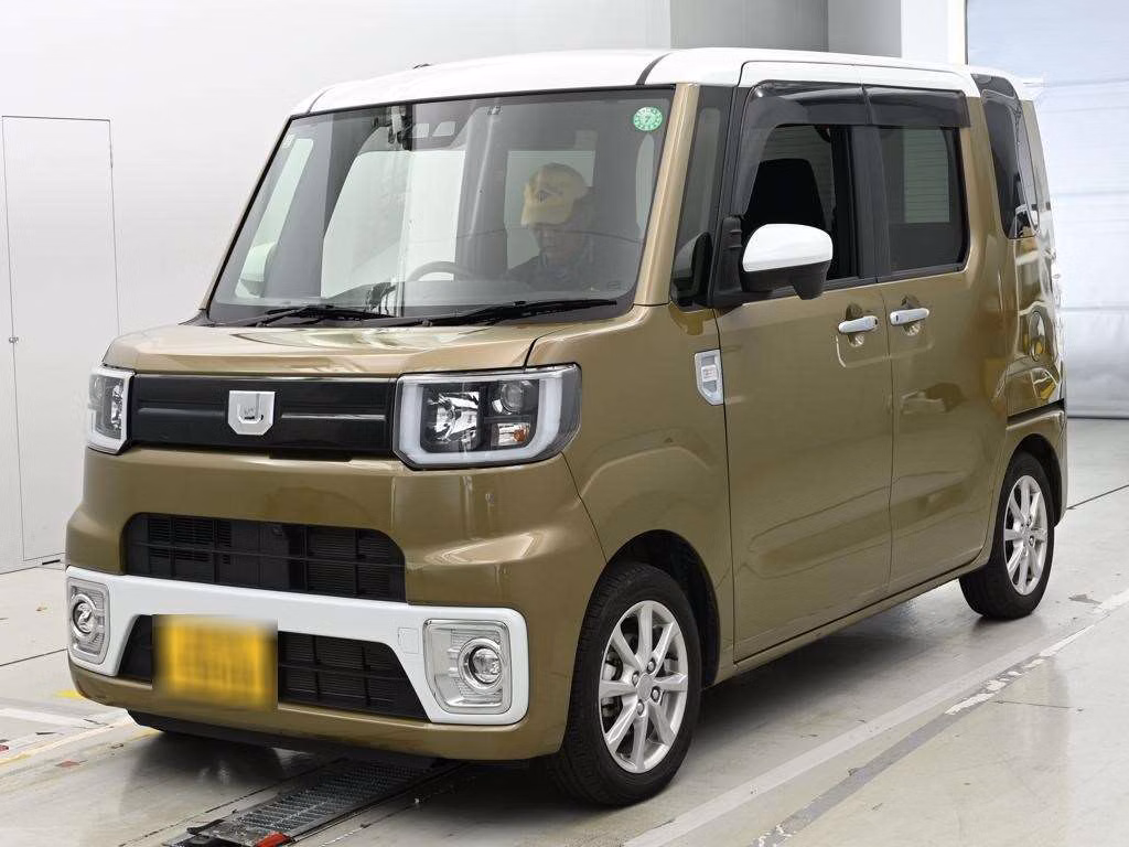 DAIHATSU WAKE