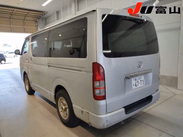 TOYOTA REGIUS ACE