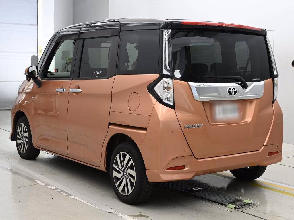 TOYOTA ROOMY