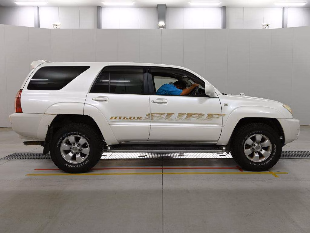 TOYOTA HILUX SURF