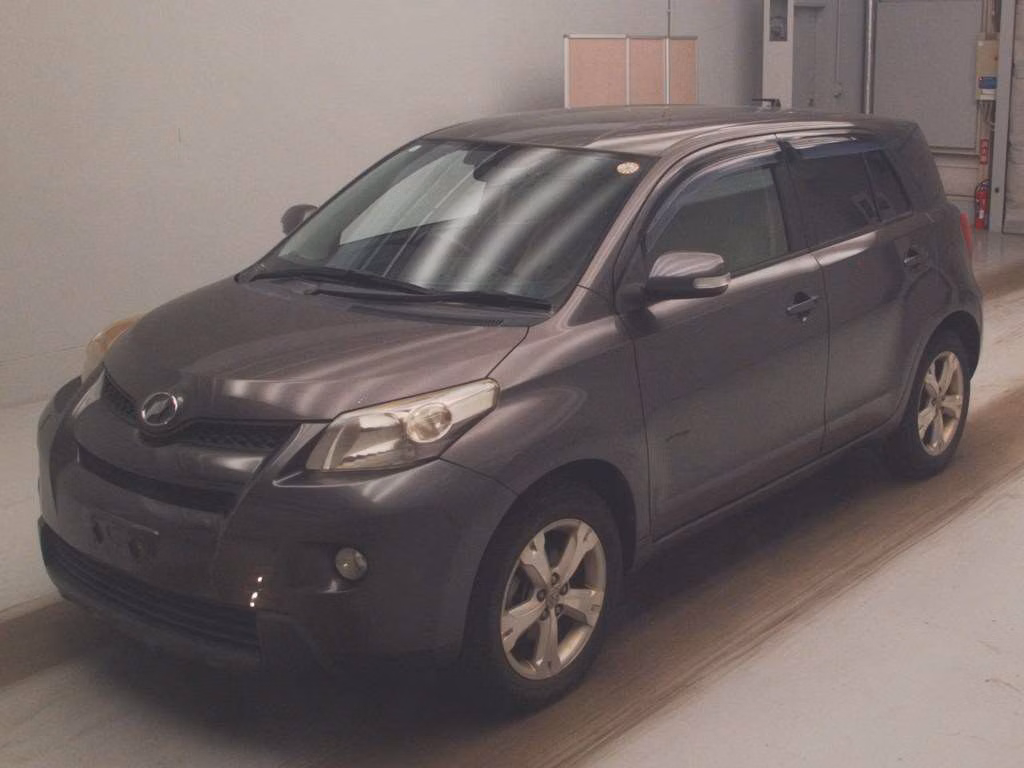 TOYOTA IST