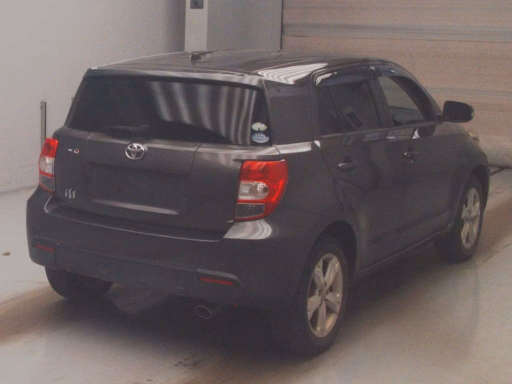 TOYOTA IST