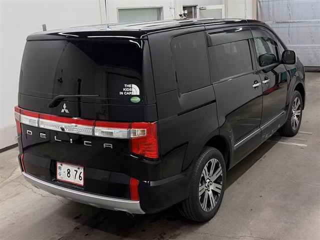 MITSUBISHI DELICA D:5
