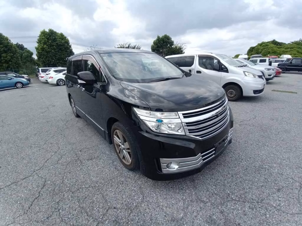 NISSAN ELGRAND
