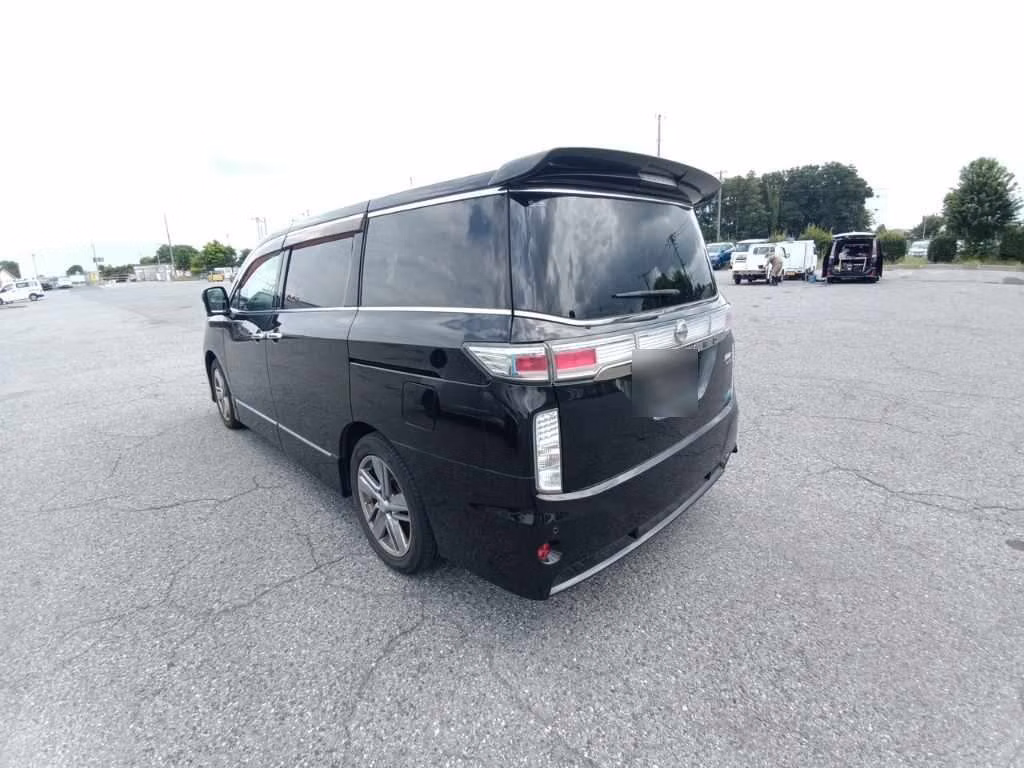 NISSAN ELGRAND