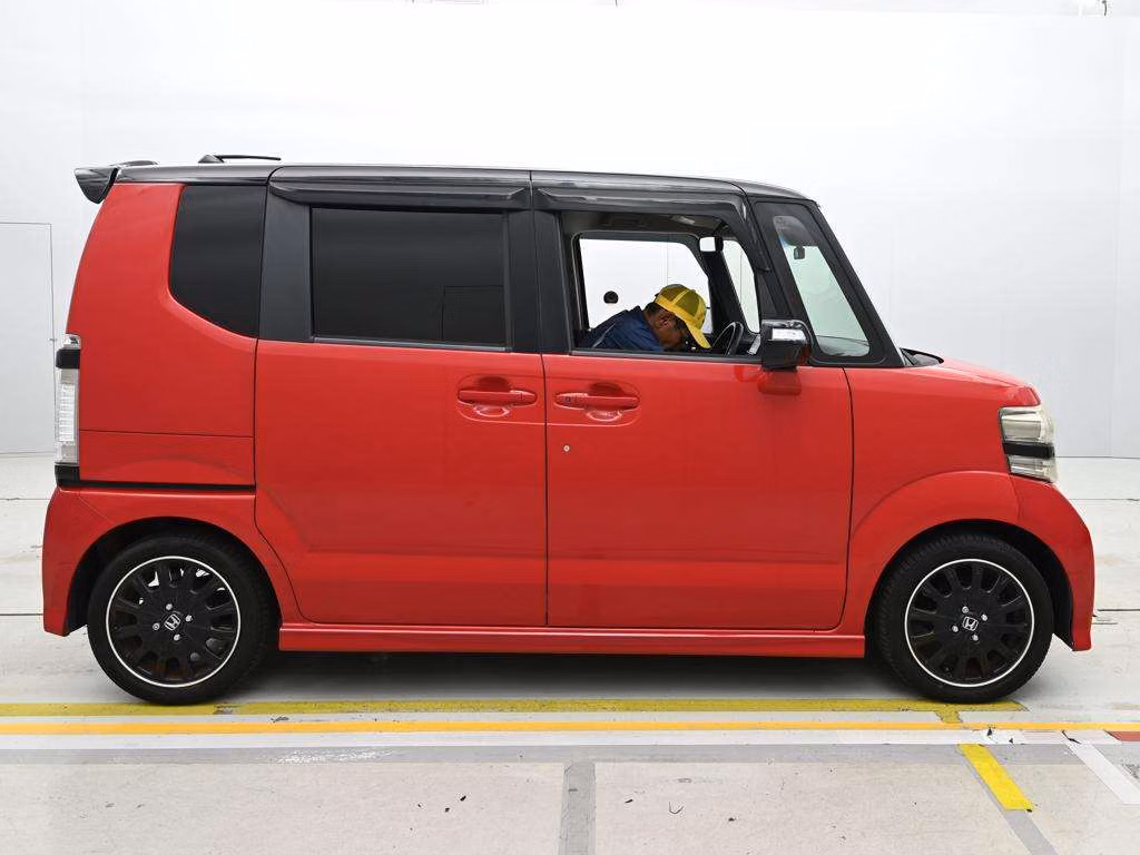 HONDA N-BOX