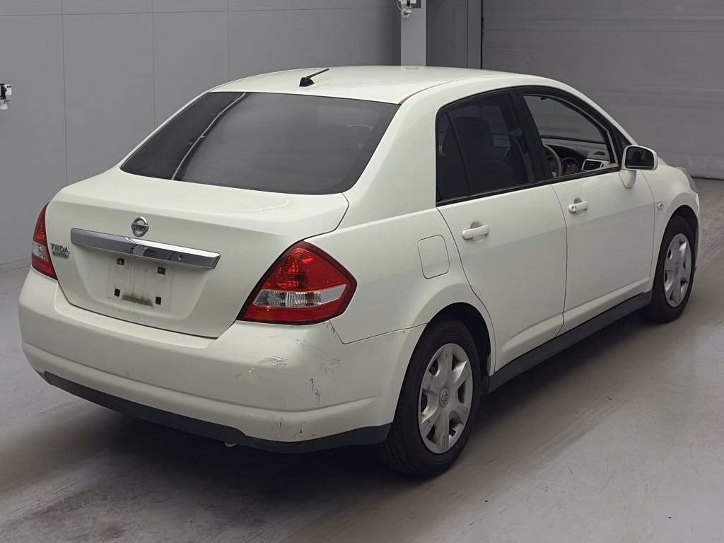 NISSAN TIIDA LATIO
