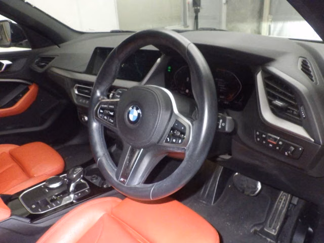BMW 1-SERIES